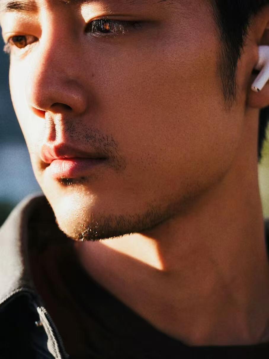 谁懂战战这胡子的性张力！我好爱！😍 ​​​