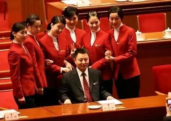 【人民大会堂服务员，需要如此选拔吗？】