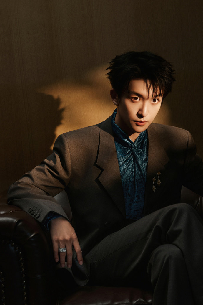 歌手早该请黄子弘凡了 黄子弘凡让我吃上细糠了 月满九州音乐会 立秋这一天，黄子弘