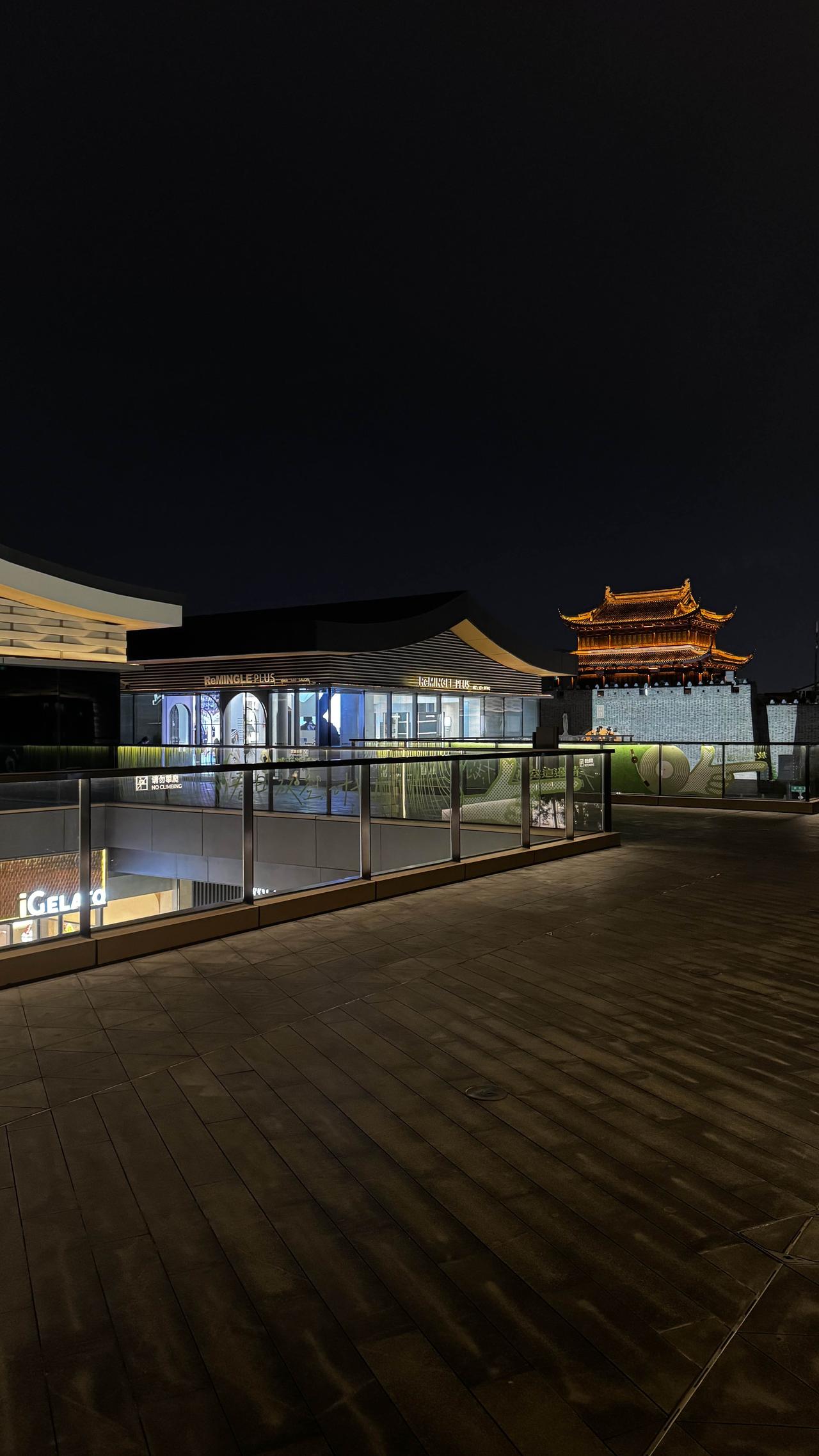 分享一下你随手拍下的照片相门城下的仓街商业广场，融江南古巷风韵与现代潮流业态于一