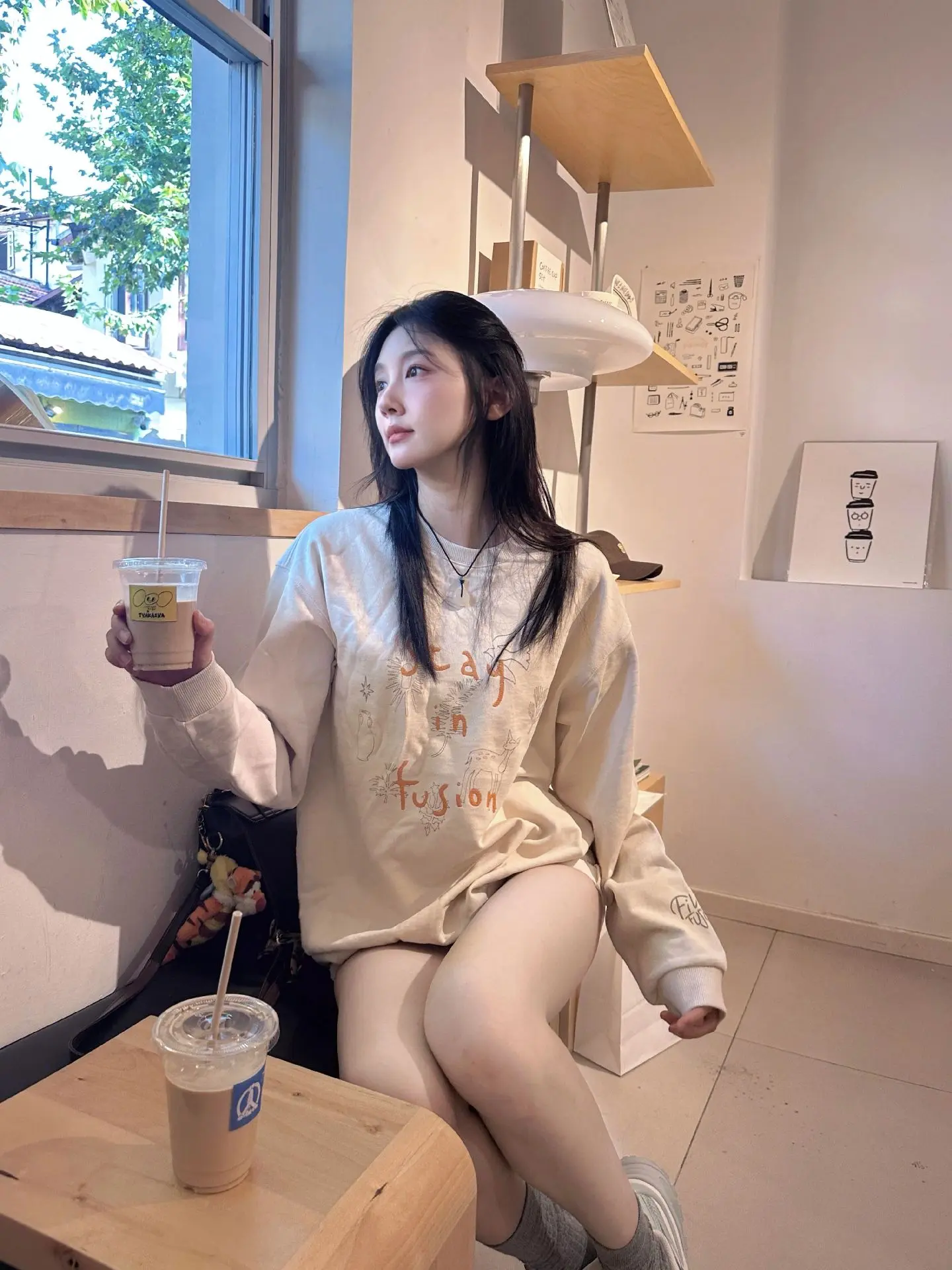 改变不了别人，就改变自己，管不了别人，那就把自己管好，能改变自己的都是...