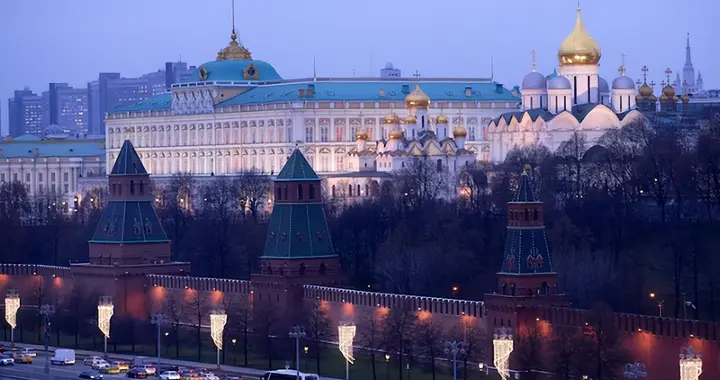 俄罗斯防空系统击落25架飞往莫斯科的乌克兰无人机