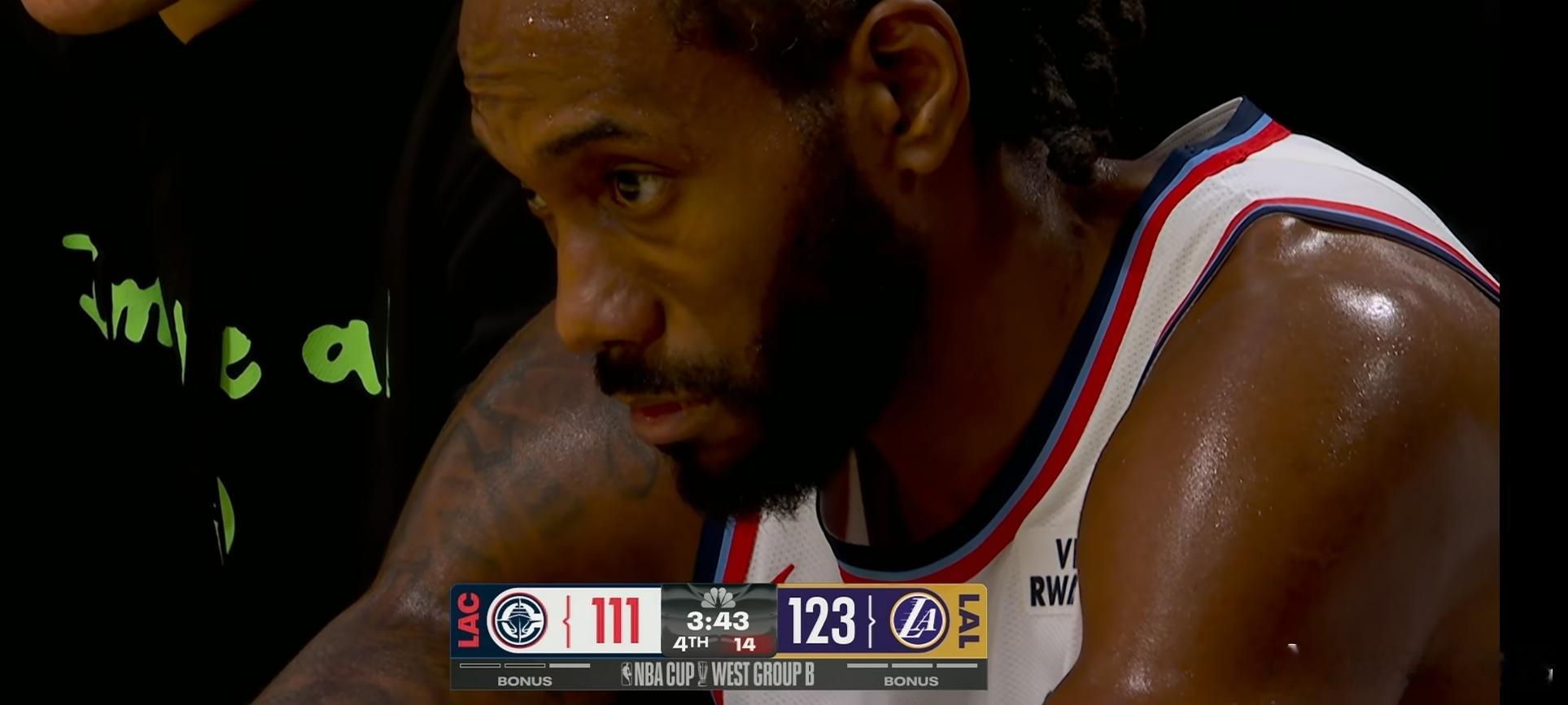 快船困境与小卡谜团与湖人的高歌猛进相反，快船正陷入一连串的麻烦之中。伦纳德状态成