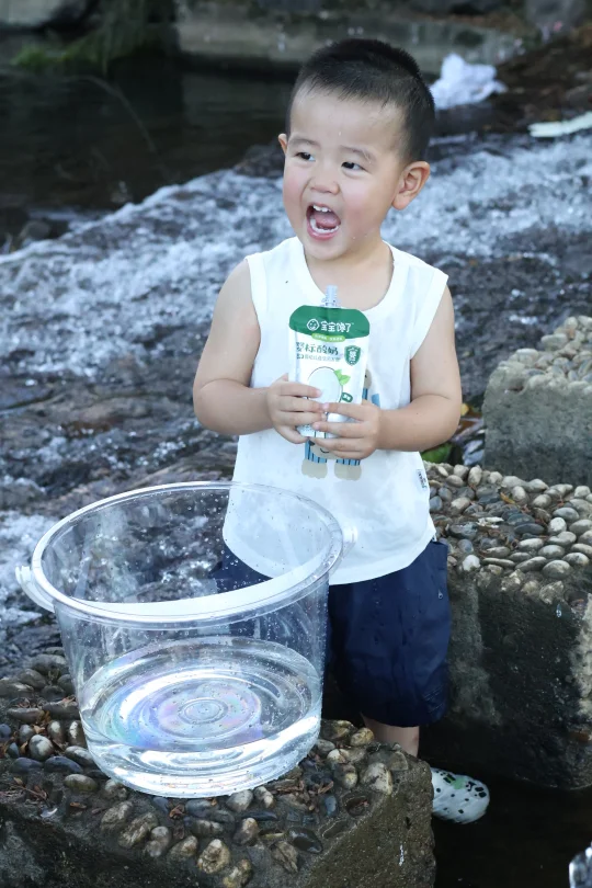 溪边玩水，夏天的快乐☀️