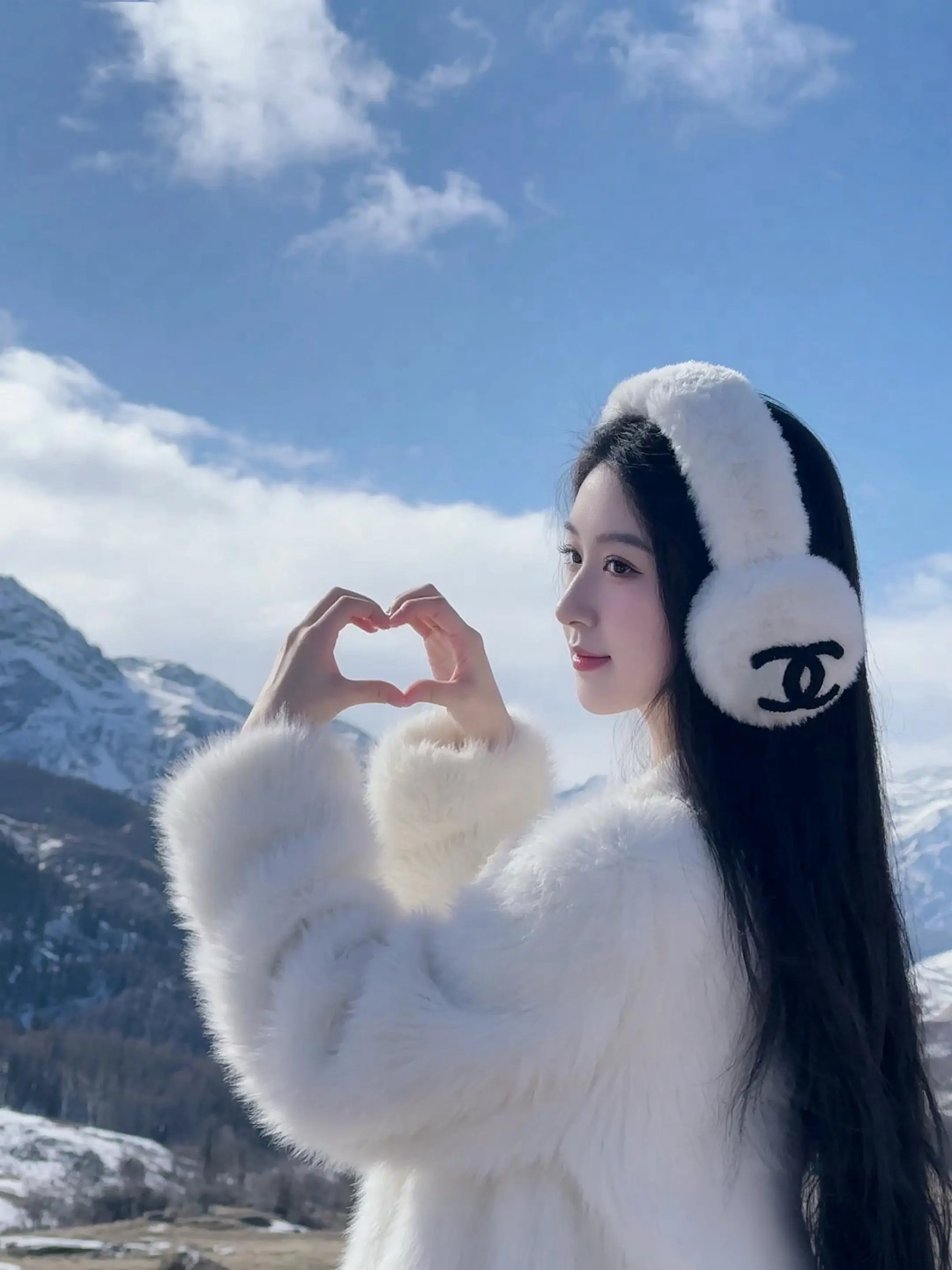 “希望这个冬天爱与运气同在”❄️