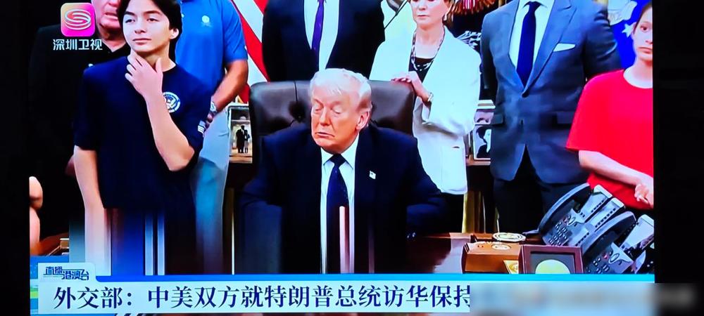 川普访华又出蛾子了？

C17把行李都拉来多天了，连他密友戴安斯带的跨党派五人团