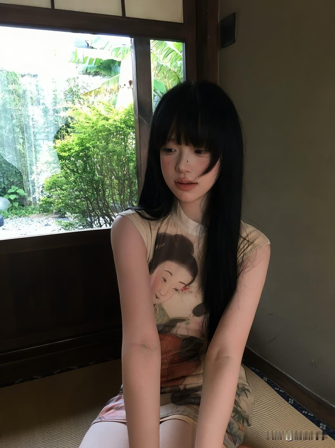 日式和风少女，静坐窗前，感受自然之美。日式美女 茶间美少女