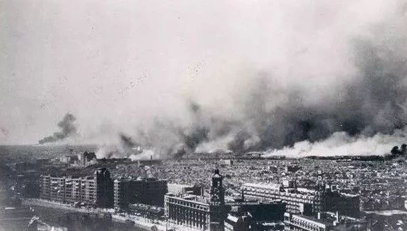 #历史上的今日# 1938年１ １ 月 １ ２ 日 　 上 海 失 陷 。 ​​