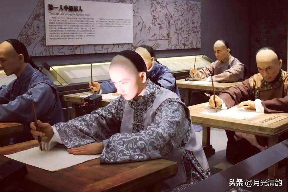 1833年，曾国藩赴长沙考试落第，回乡那一路，心情极差。据家书记载，他那时就开始