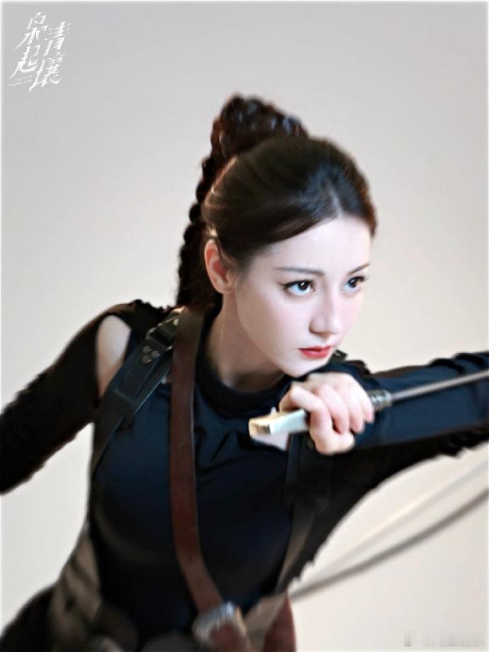 迪丽热巴疯刀破局刃指枭巢迪丽热巴聂九罗侧拍花絮 迪丽热巴疯刀破局刃指枭巢，迪丽热