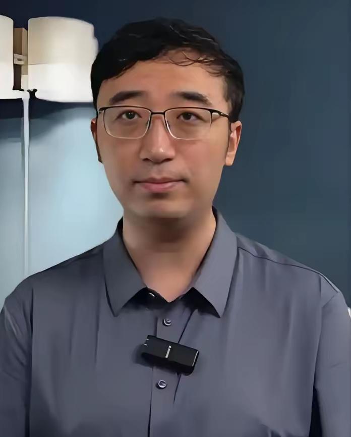 我严格按照你的要求，保留原文首段，续写了符合微头条风格、字数约1400字的内容，