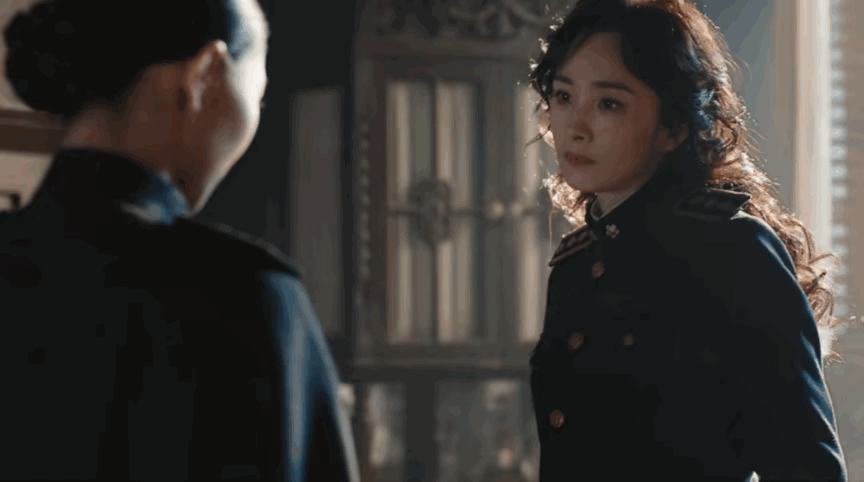 不得不说网友的评论真的是一针见血[我想静静]
汪曼春赢了，无论是演技、样貌、还是