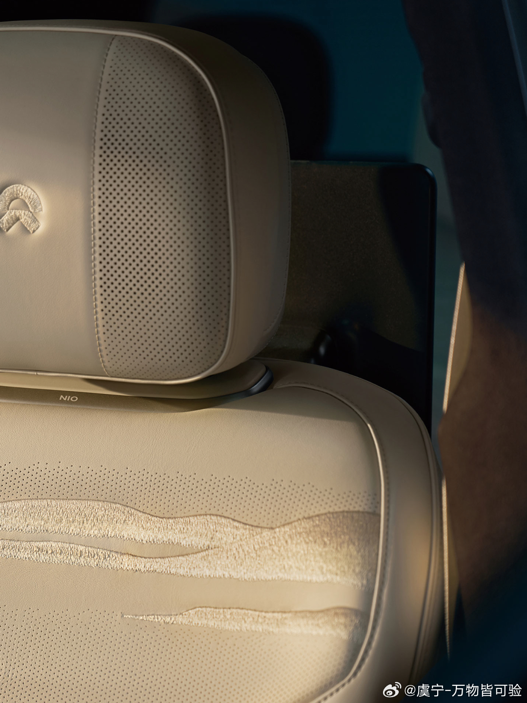 后天也就是9号蔚来拉满的一台车，ES9会亮相回头带大家去杭州看看会怎么样？蔚来蔚