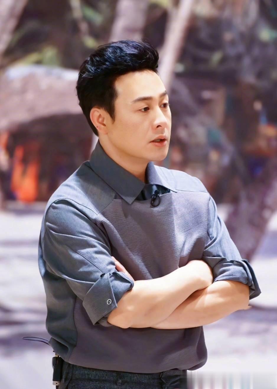 没想到张颂文那么在意自己的头发。