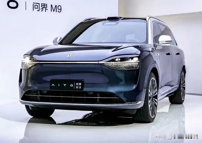 纠结高端家用/商务车的朋友，别再对比来对比去了！问界M9这台“移动智能空间”，直