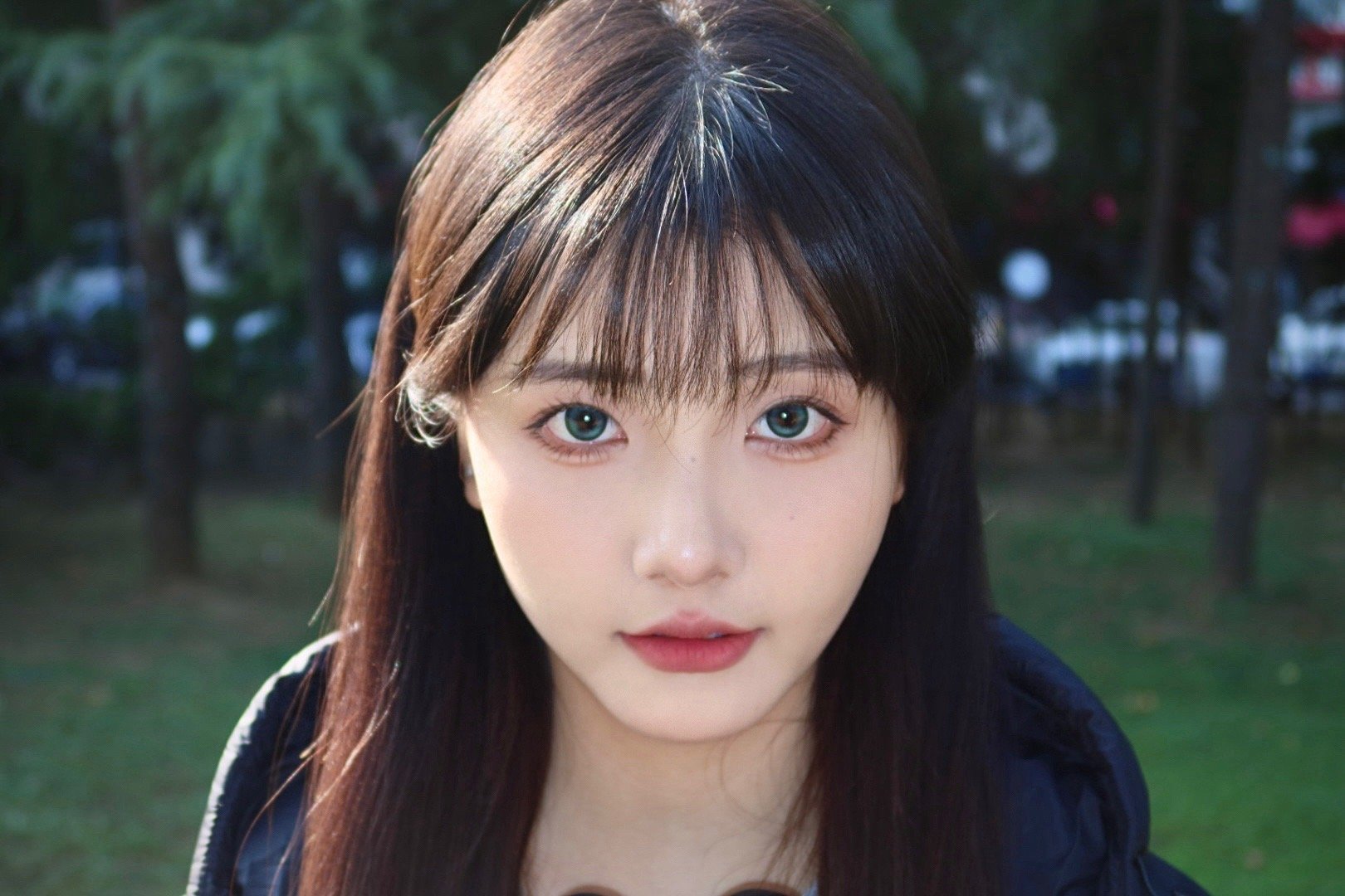 蓝蓝的眼睛👀 ​​​