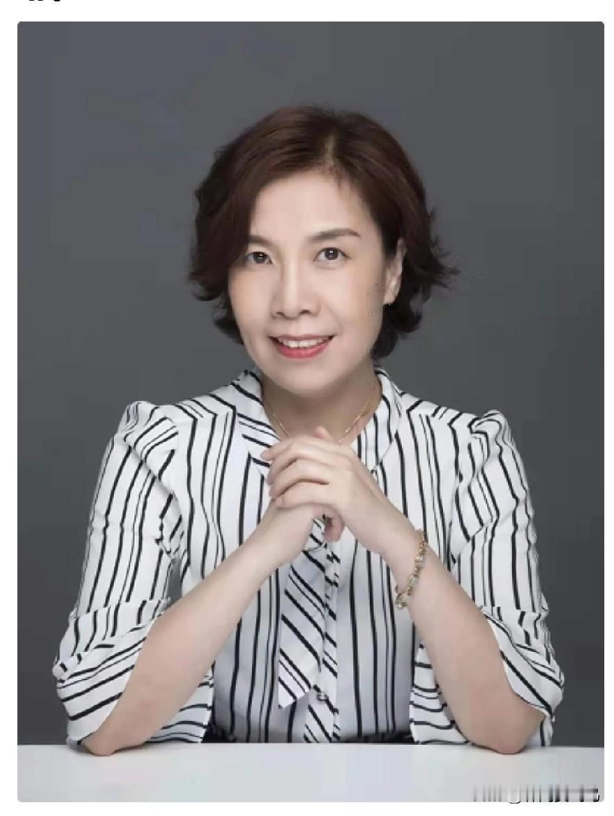 一个年轻人的离开，把一把刀狠狠插进了某些人的职业生涯里。现在这把刀开始搅动了，有