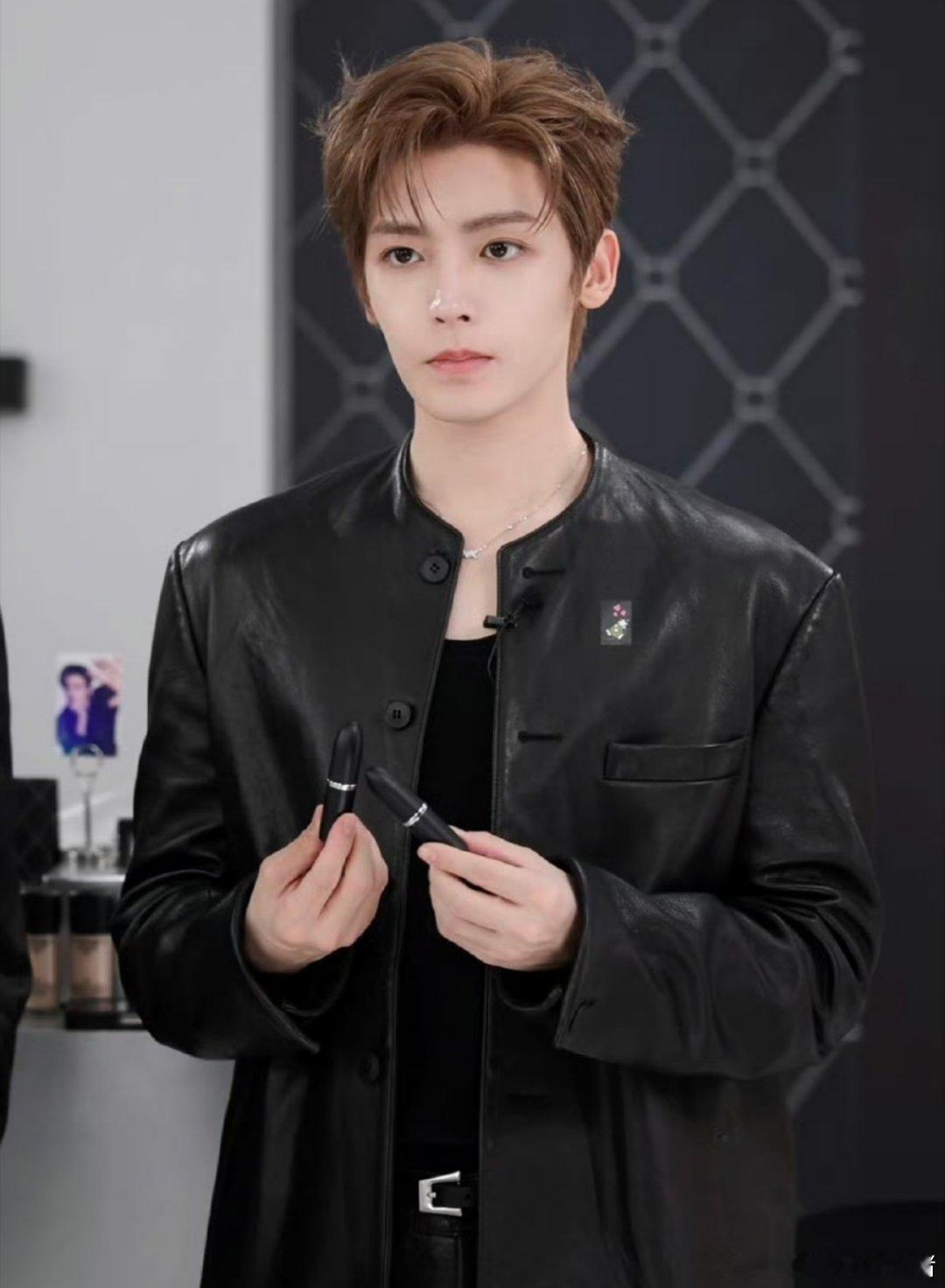 侯明昊、田嘉瑞今晚直播活动状态 