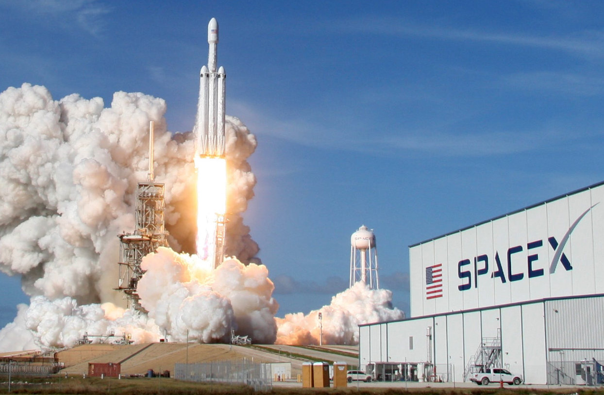 【美三大养老金联名致信马斯克美三大养老金反对SpaceX治理结构 】5月14日，