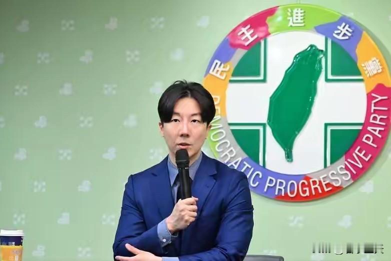 民进党发言人吴峥日前在谈到了日本官员参拜靖国神社这件事情时表示，自己尊重对方的意