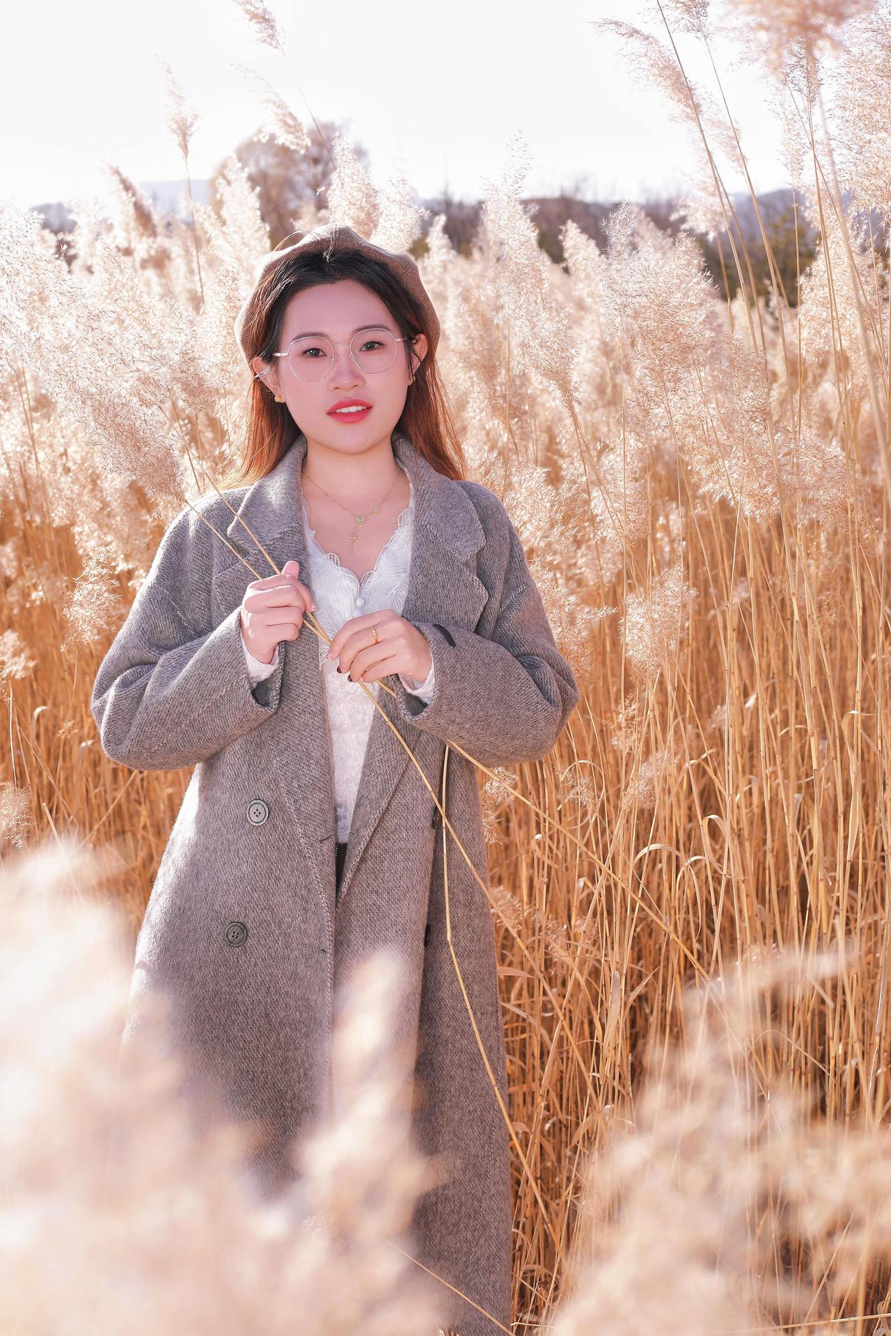 太原约拍跟拍人像写真 户外环境人像芦苇花人像原创摄影晋阳湖公园芦苇荡偶遇随