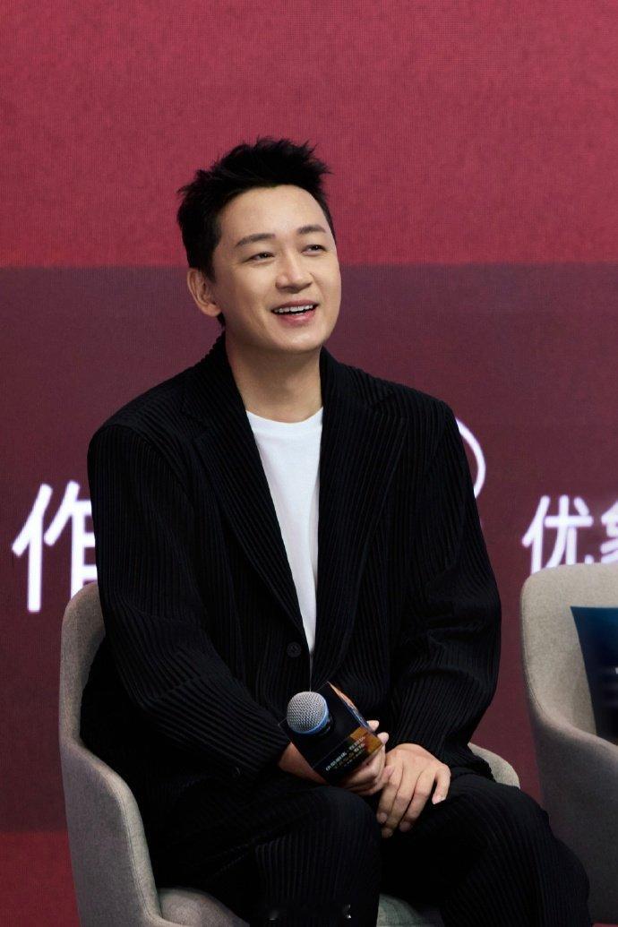 潘粤明把AI的路堵死了潘粤明演戏真的太有自己的风格了，从来不演完美人设，这种是A