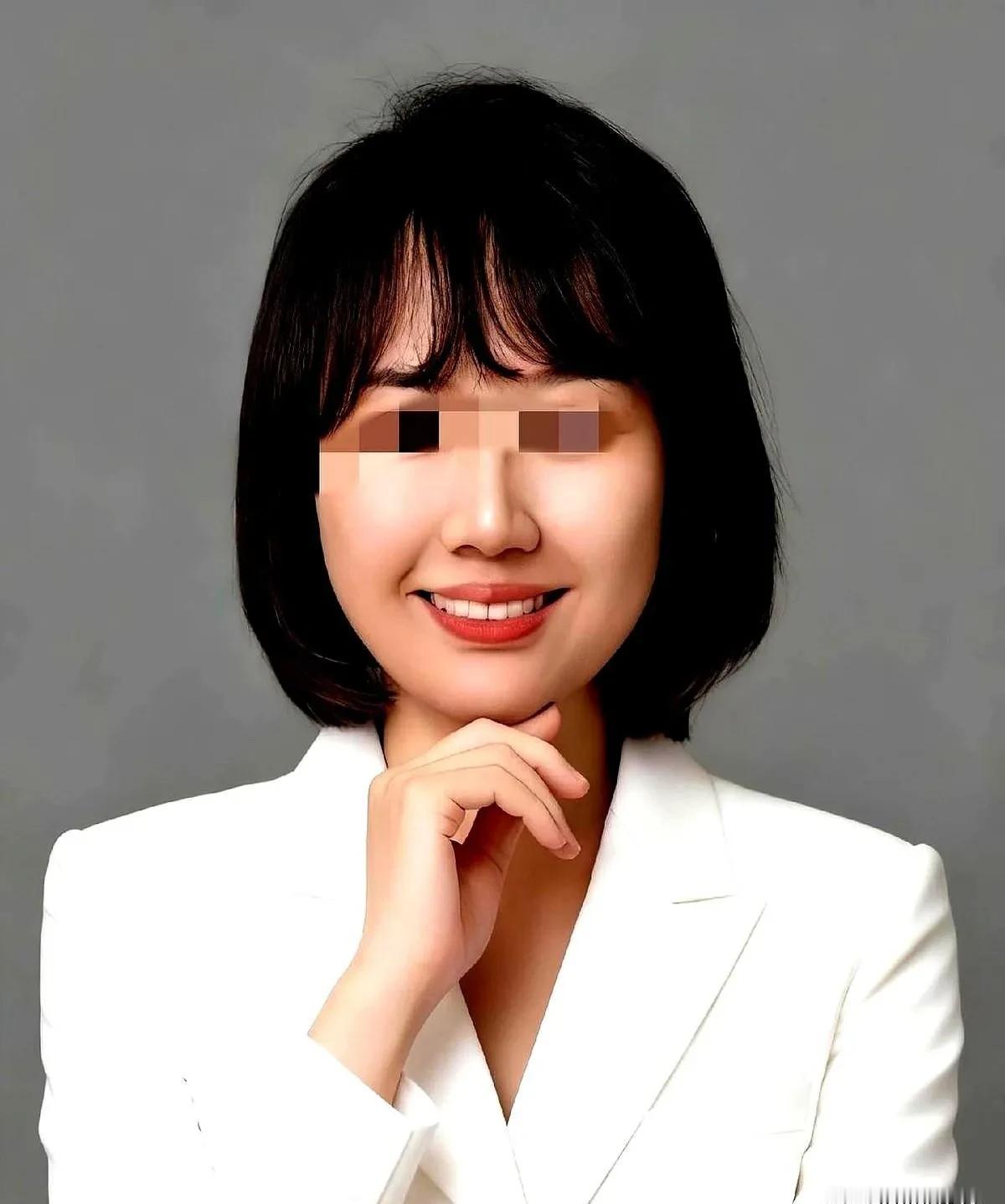 这事儿真不是小事。
医生也得讲底线，技术再牛也得有人格。
别总拿“医术好”当挡箭