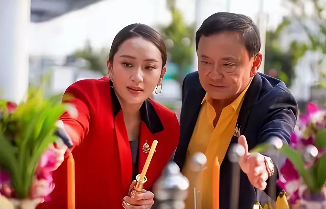 佩通坦提前交材料，为泰党要打翻身仗？
首先泰国为泰党领袖佩通坦·西那瓦近日放出消