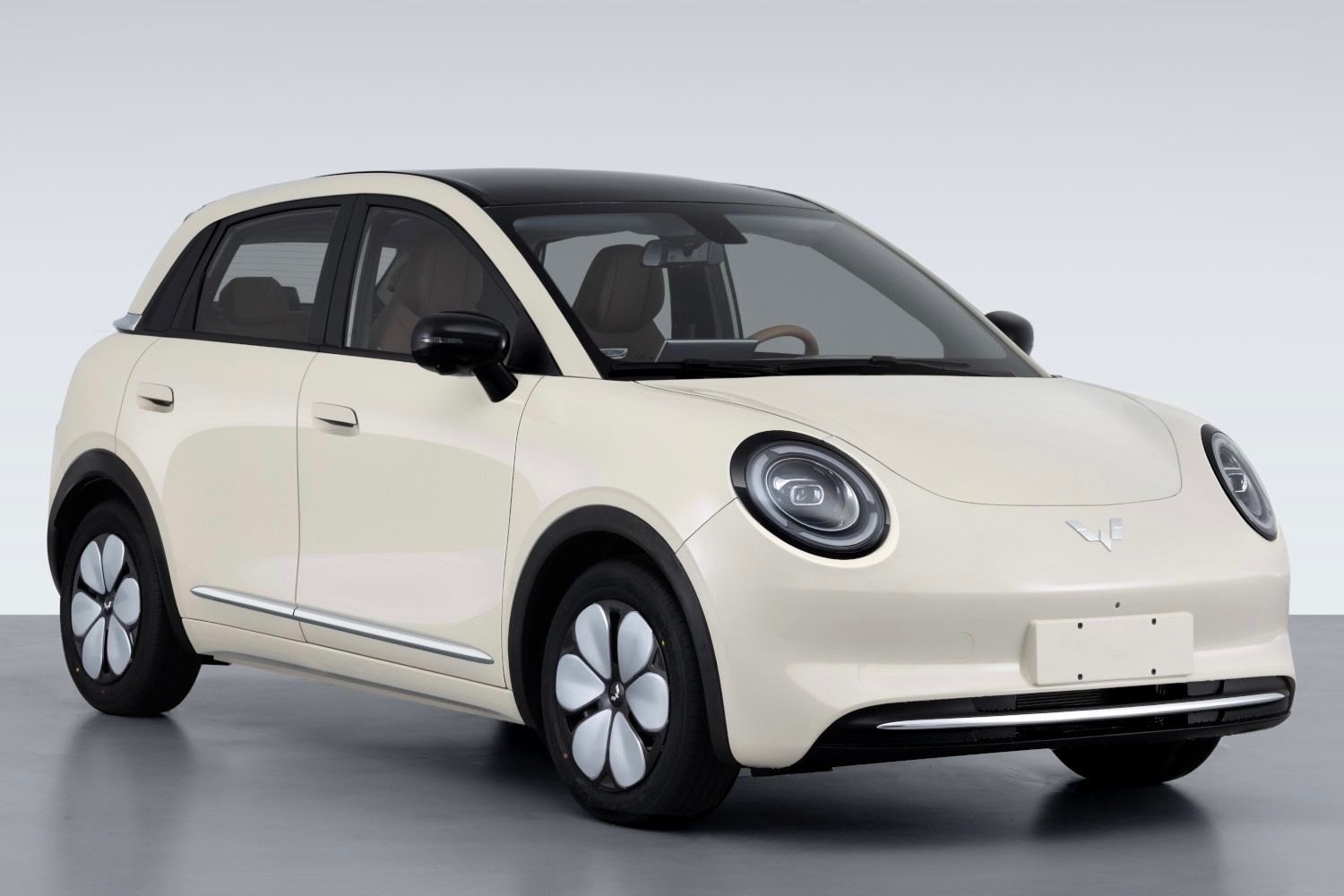 目前星愿确实太强势了，五菱缤果的压力很大，所以Pro来了。车身尺寸4050x17