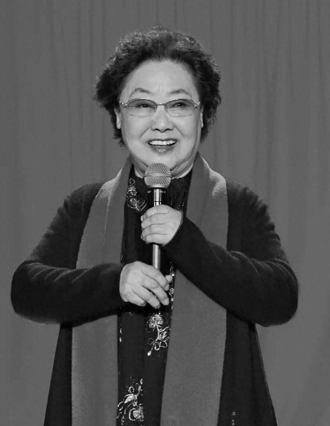 一曲经典永流传！人民艺术家郭兰英逝世，全网深切缅怀

“一条大河波浪宽，风吹稻花