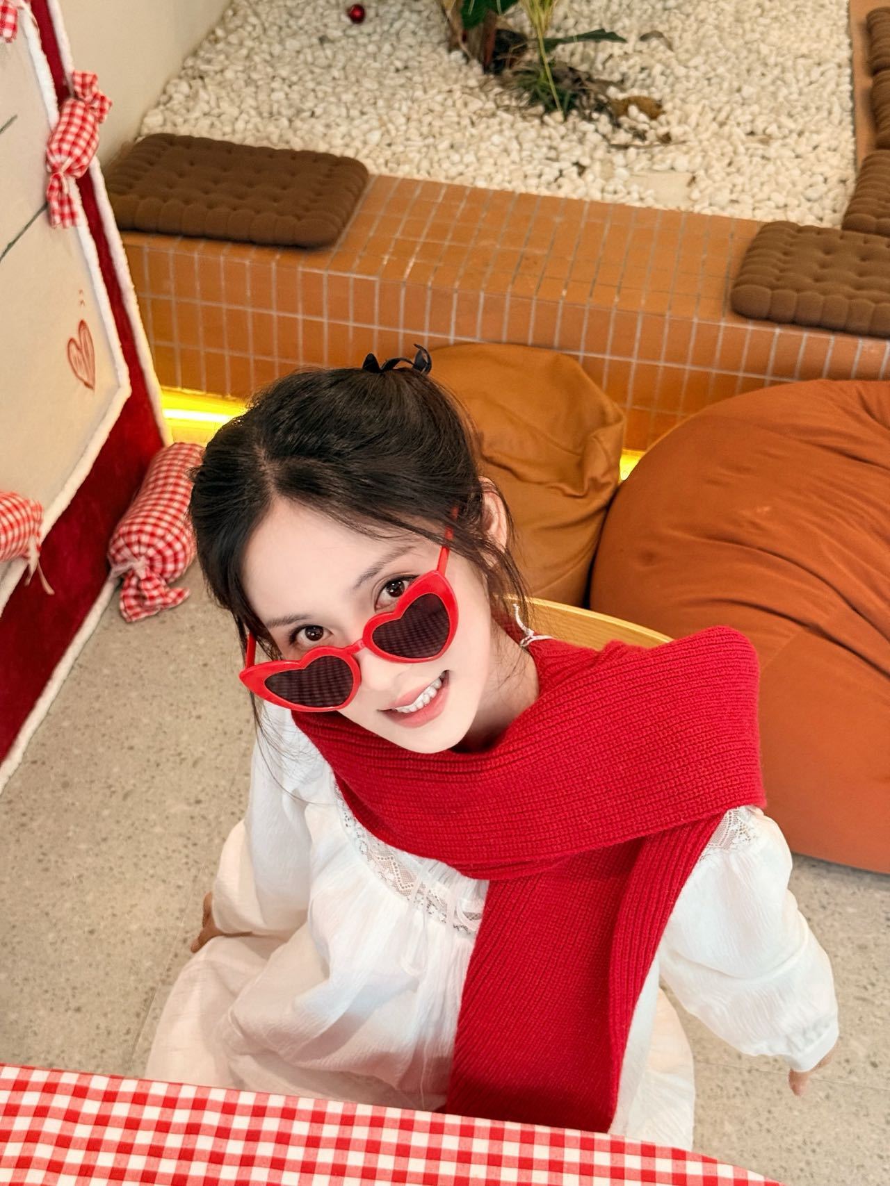 曝花少8小妹王可 唱歌好听，还会创作，感觉这个芒果小妹王可会在旅行中给大家带来好