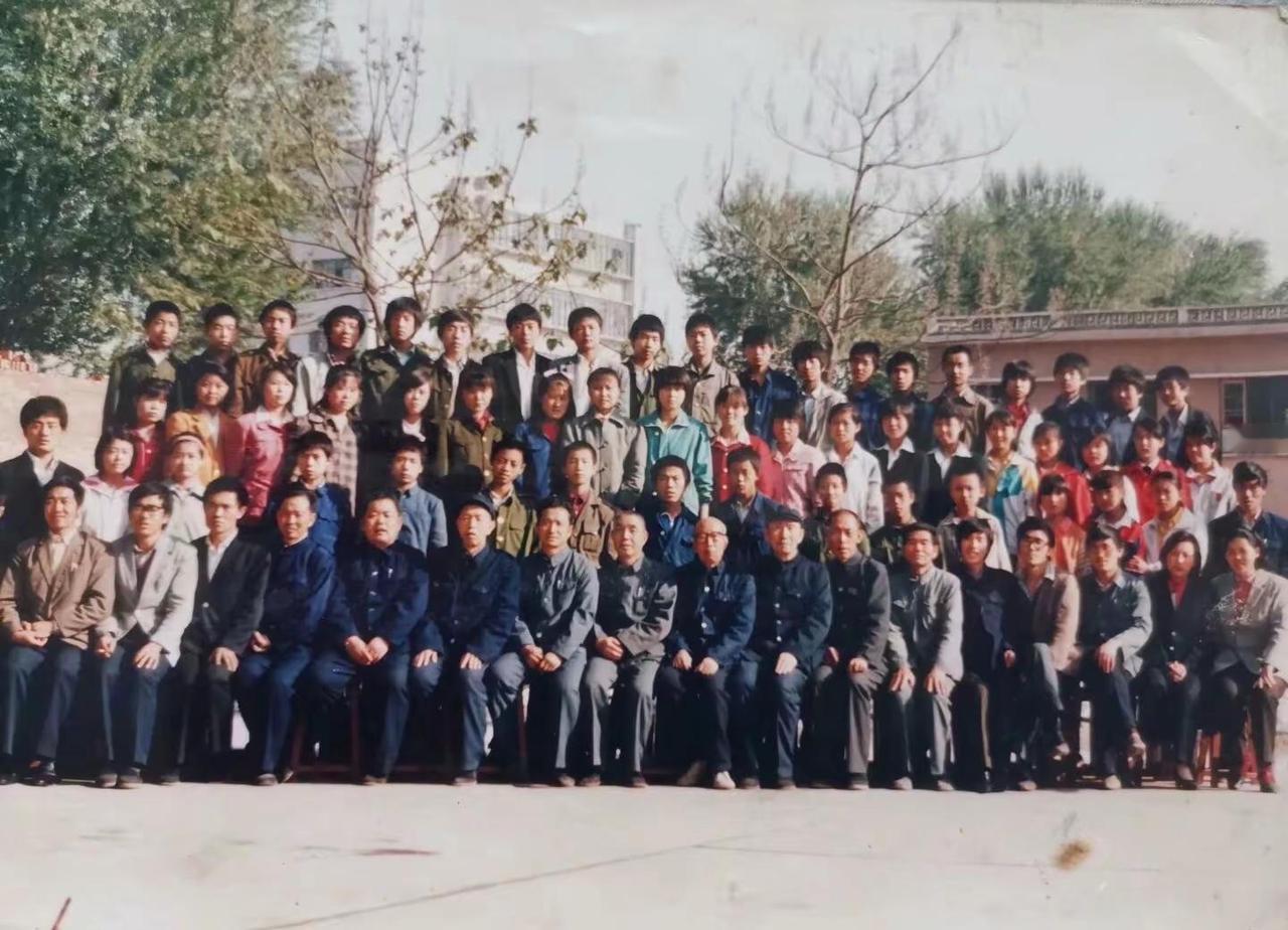 70后的我们纯朴善良，多数处于“上有老下有小”的阶段，承担家庭经济与照顾责任！