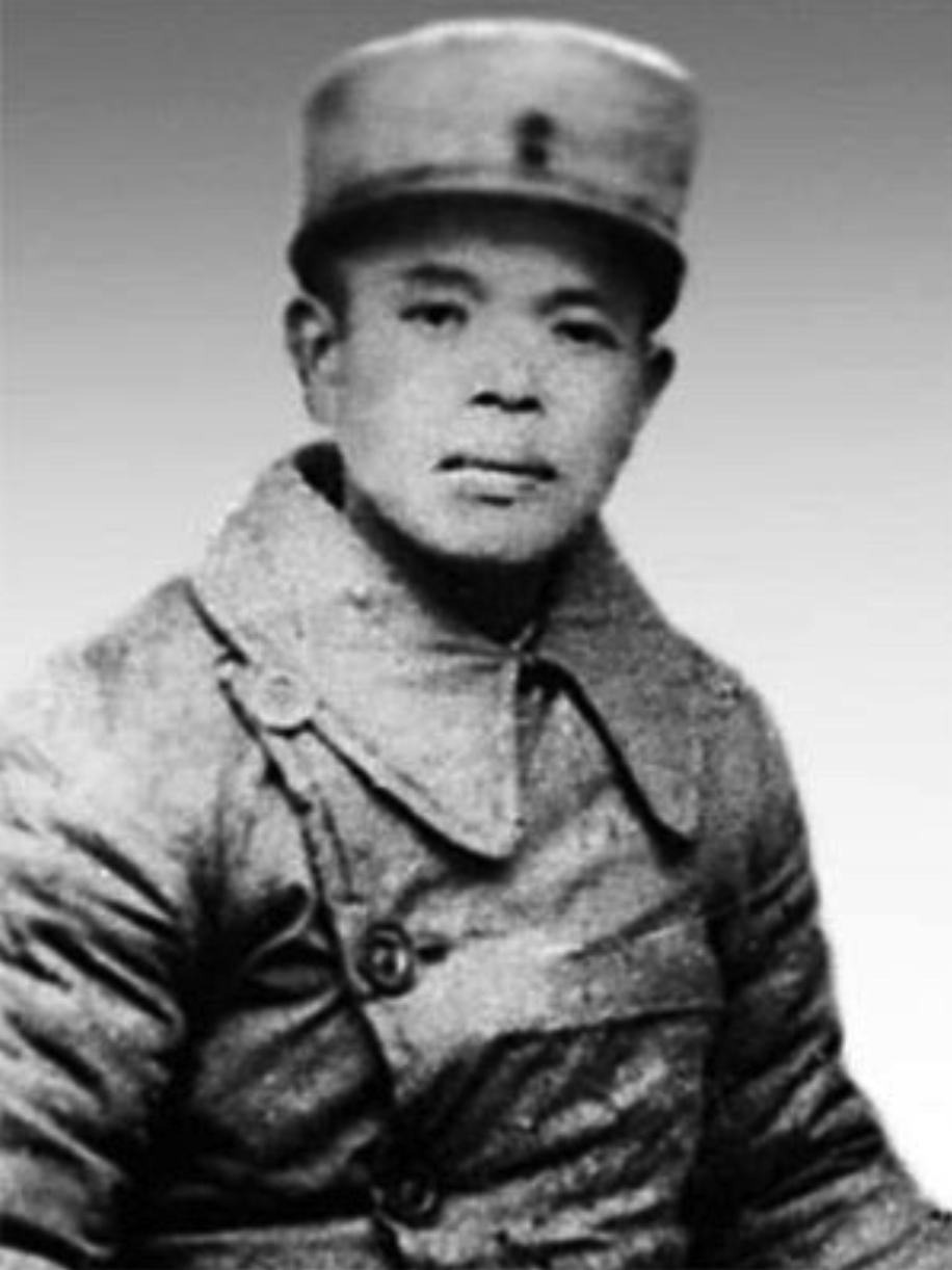 1950年，肖华赴京途中瞥见一香烟小贩，顿时脸色大变，脱口而出：“这不是杀害黄骅