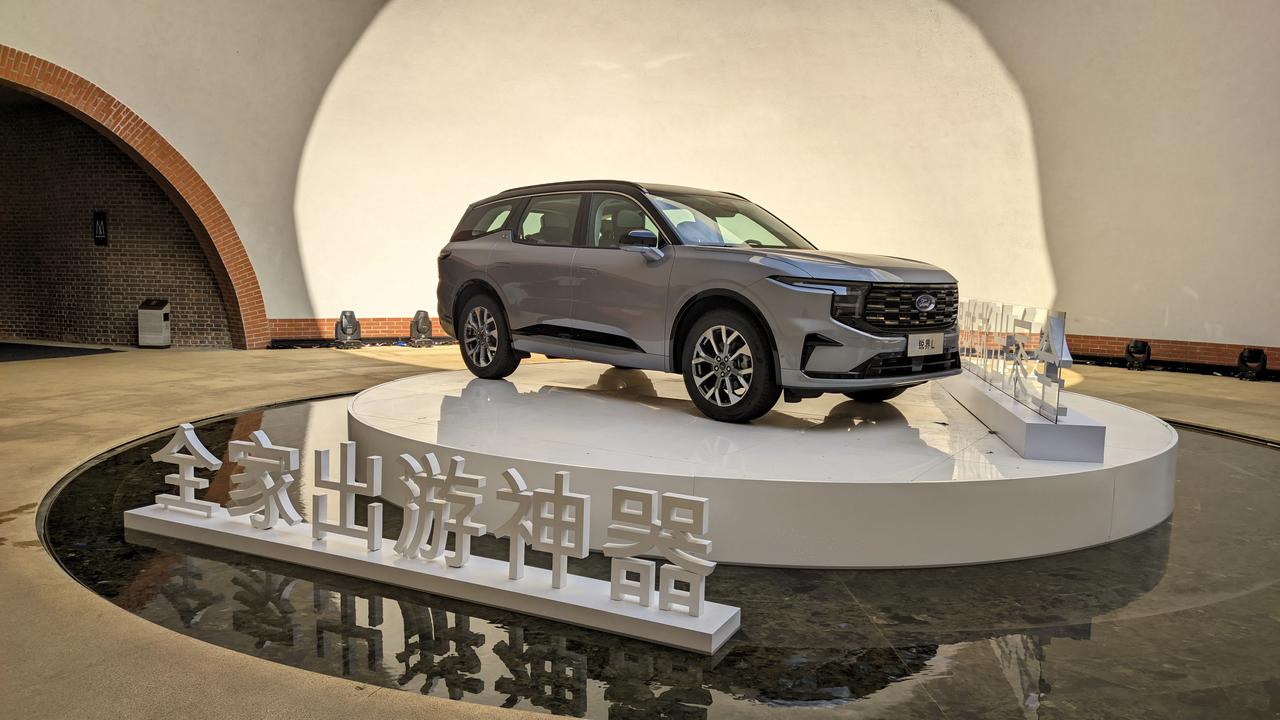   今天在云南试驾福特锐界L混动版，跟大家汇报一下感受：1，混动版发动机之所以动