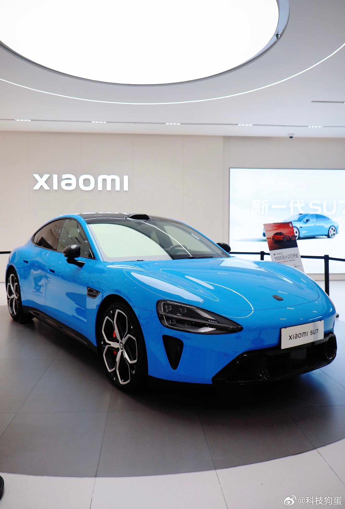 今年米粉节送的卡布里蓝不锈钢直饮杯Get✅和新一代小米SU7同色，质感不错哦～ 