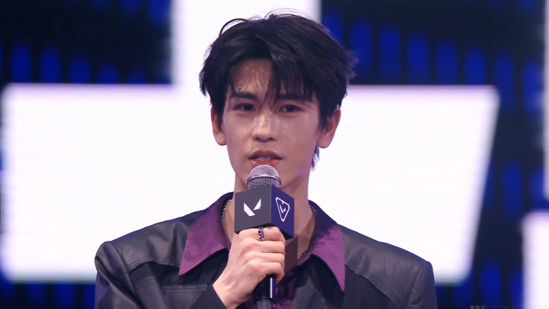 密码的突然切特写这真的太帅一张脸。。。。 