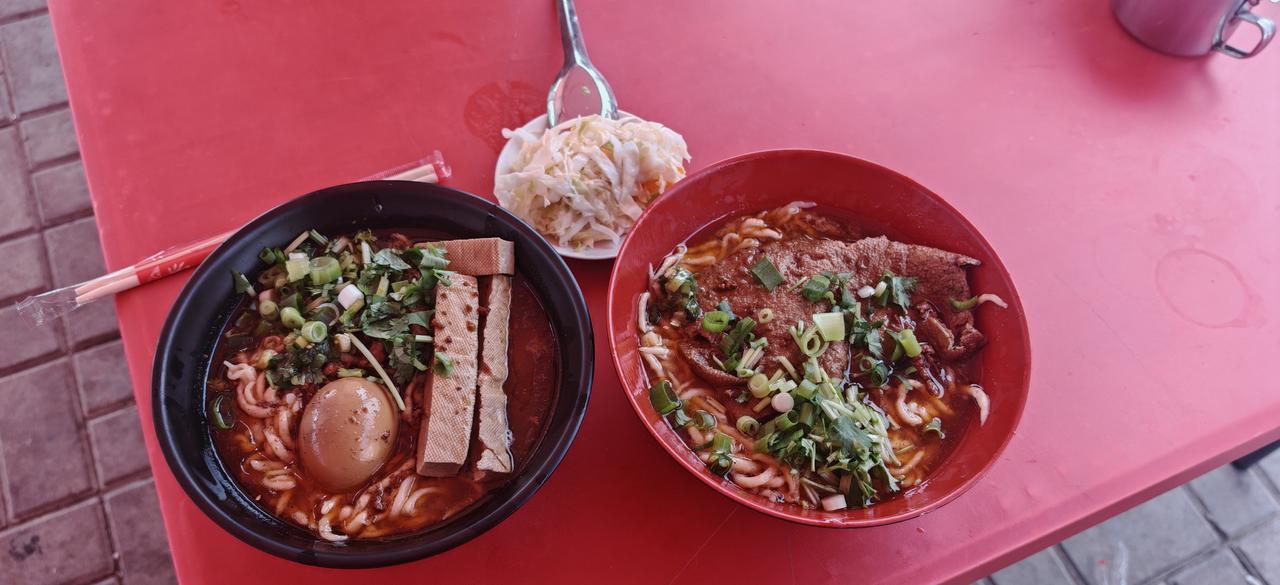 恒安新区的物价真的亲民，两碗豆面，两个鸡蛋，三根豆腐干，花了十块钱，整个一个想不
