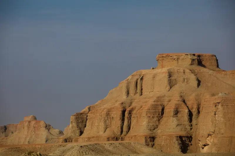 去新疆旅游哪个季节最好，得看你想去哪儿，想玩啥。
如果想看杏花，3 - 4月去塔