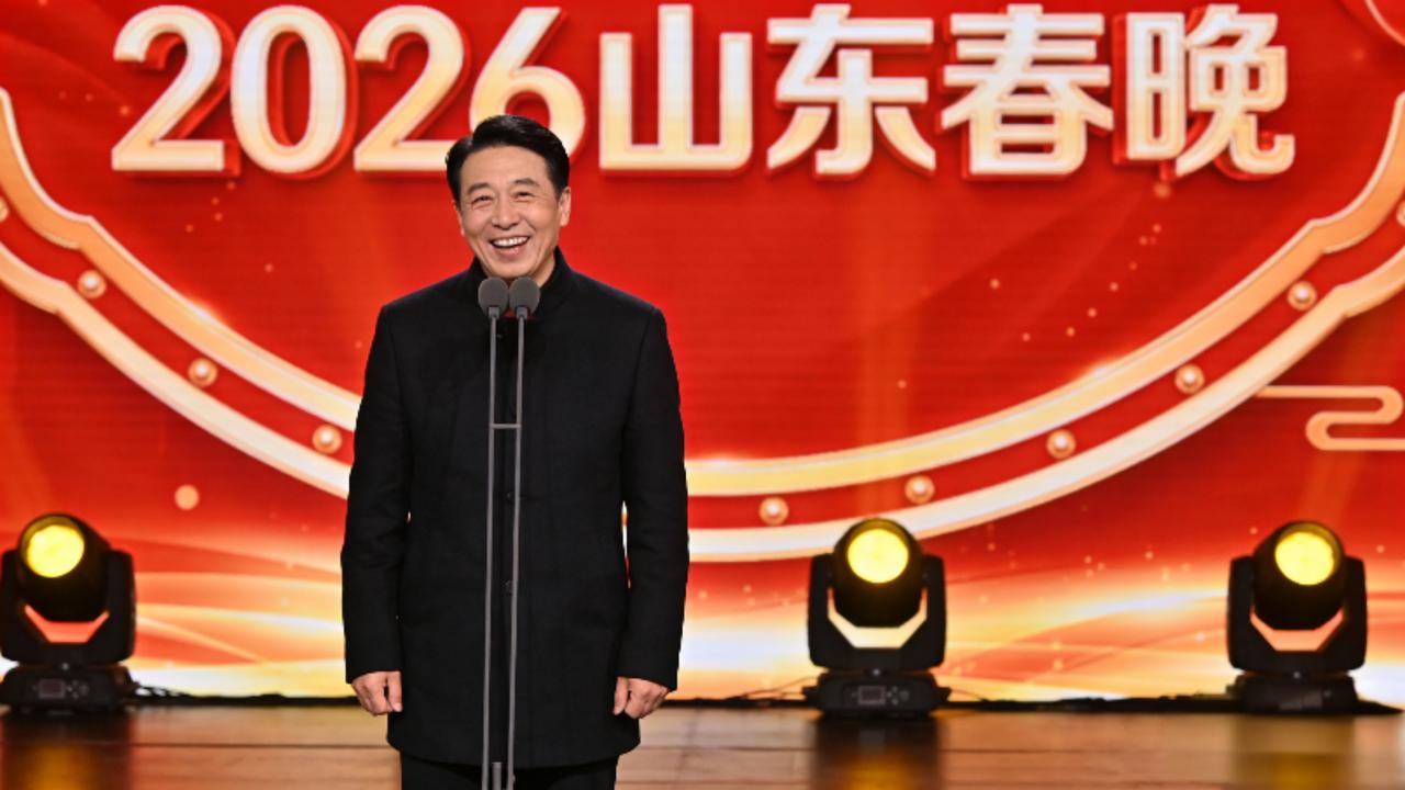 邢捕头范明自曝祖籍临沂！山东春晚乡音拉满，武林外传20周年爷青回
 
2026山