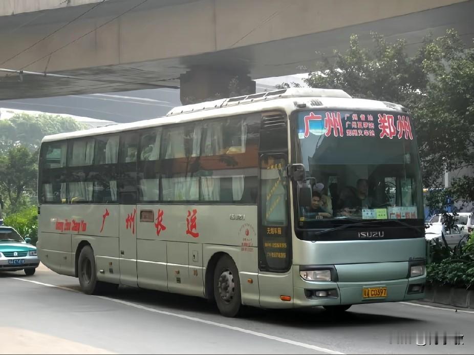 广东广州市曾经的省际长途线路（十），不知还有多少在跑？
广州—郑州
广州—宁德