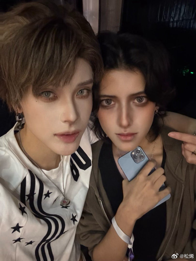 跟77在当双子 出门被问你们是双胞胎吗