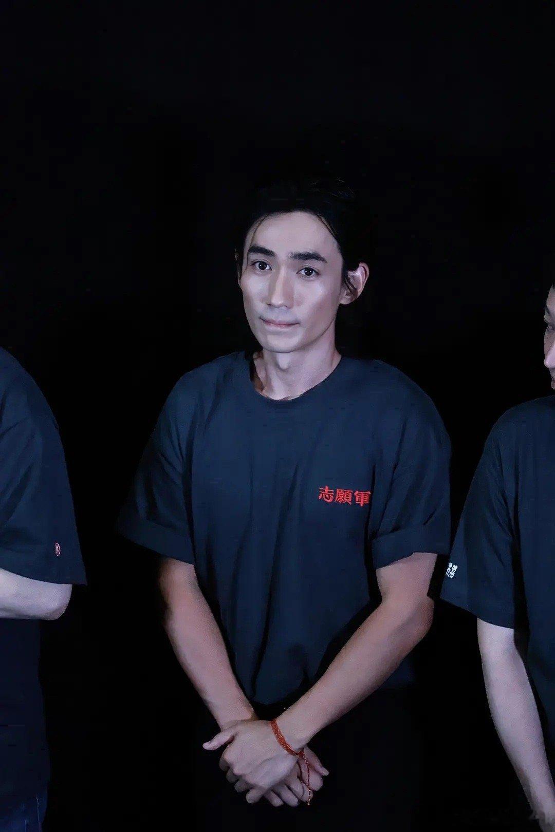 朱一龙瘦的脸颊都凹陷下去了，这也太瘦了吧 ​​​