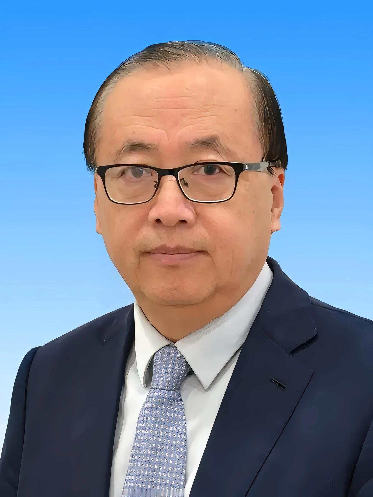 李绍先，宁夏大学中国阿拉伯国家研究院院长，中东问题专家。看上去像一个严肃的知识分
