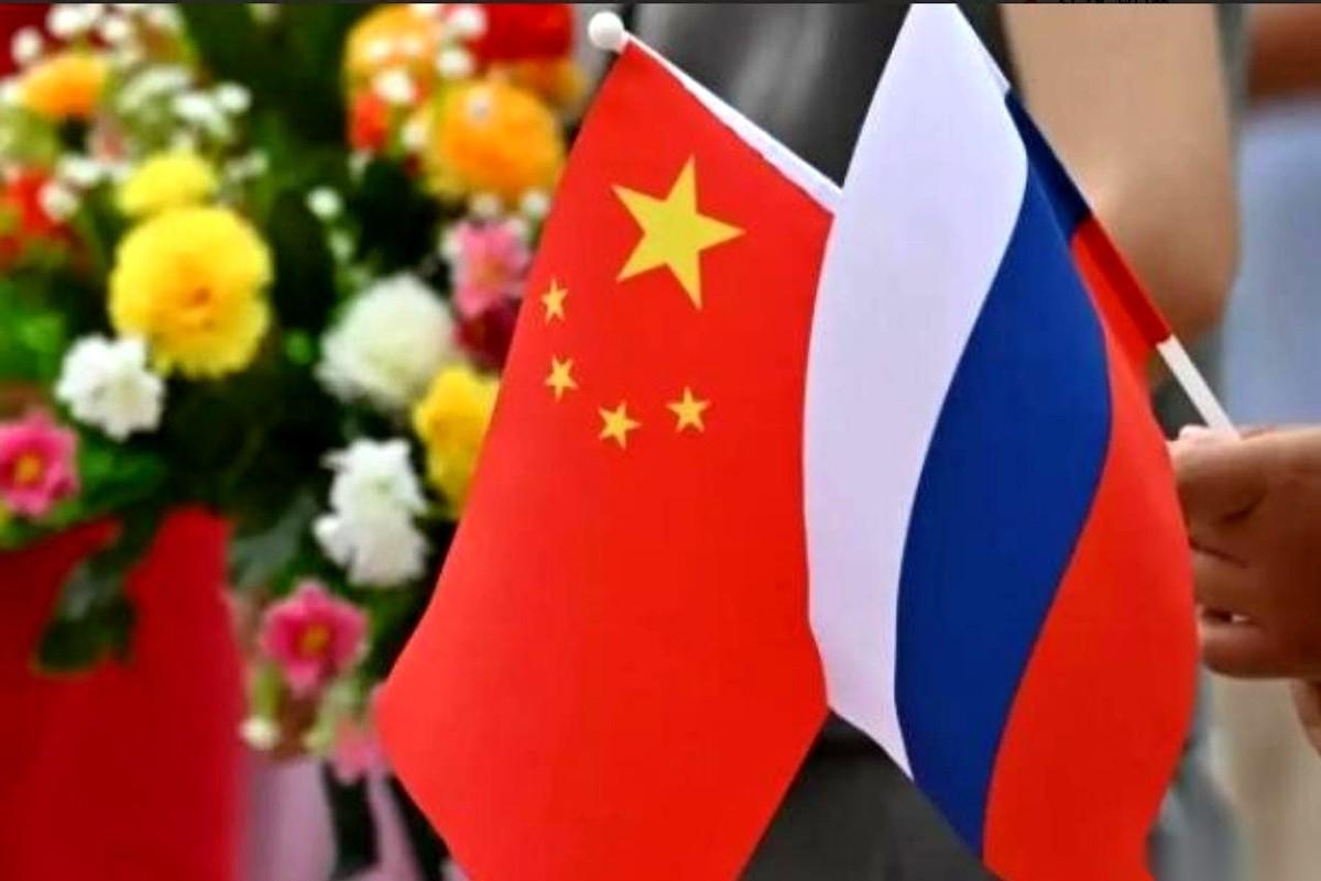 很多人还在盯着俄乌前线的炮火，以为胜负只在战壕里。
其实，真正要命的战场，根本没