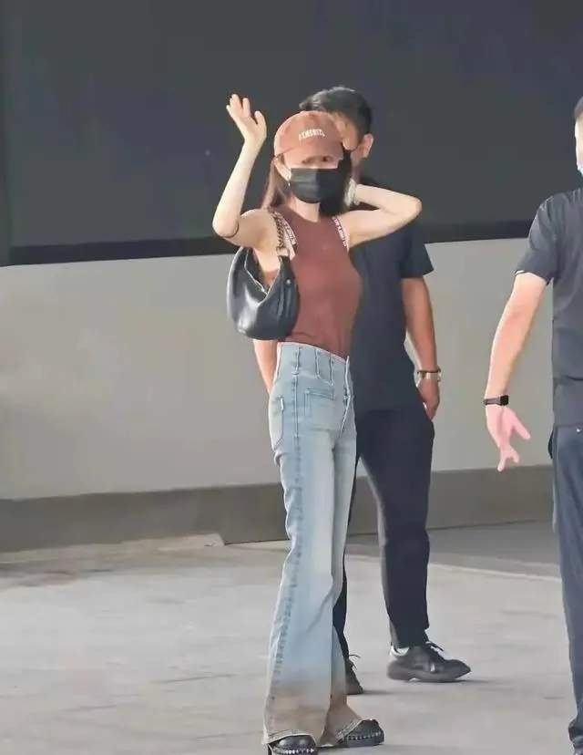 杨幂的身材比例真是逆天，腿好 