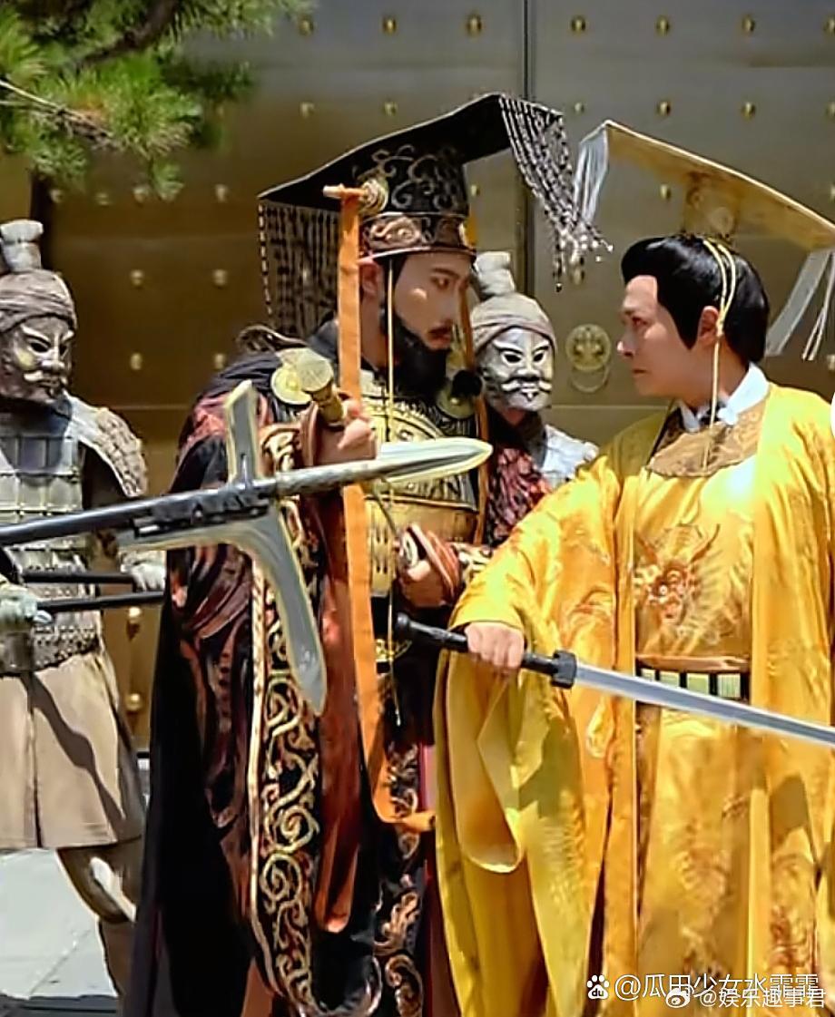 郑国霖再现其在《隋唐英雄传》中的“李世民”形象，以NPC身份与景区游客互动，郑国