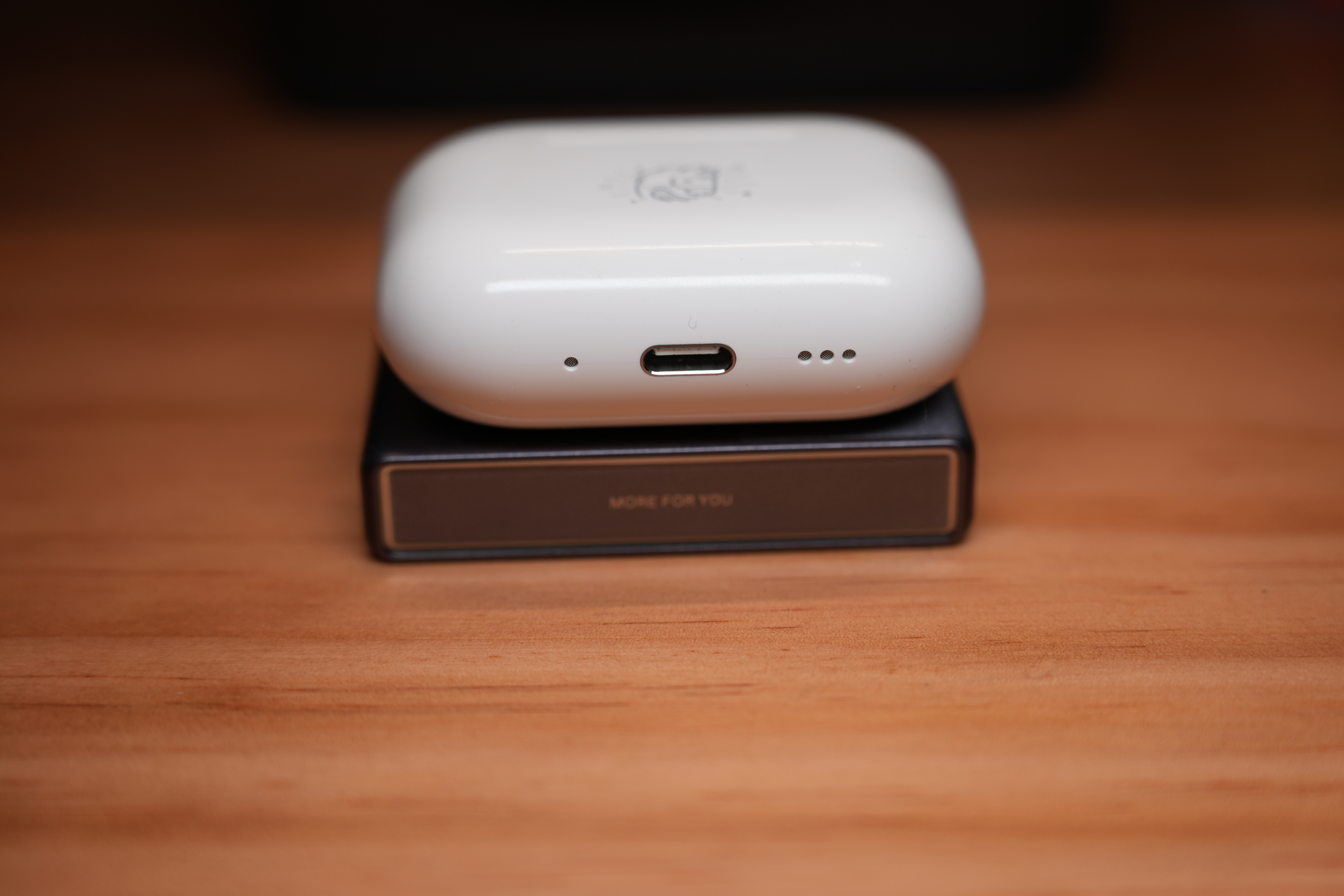 绿联小冰片  45W  单口USB-C 快充头非常的轻 ，非常的小，非常的薄，非