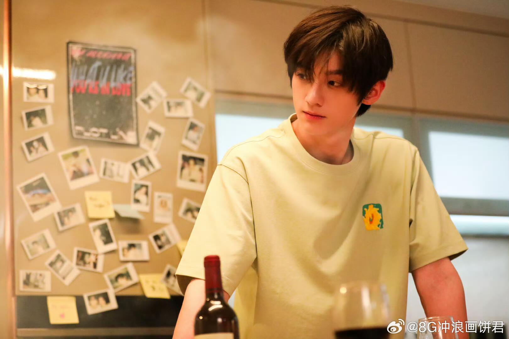 赖伟明胸肌腹肌给孟子义整害羞了孟子义叫赖伟明大香瓜十亿吨跑男的料 剧宣变肌肉羞耻