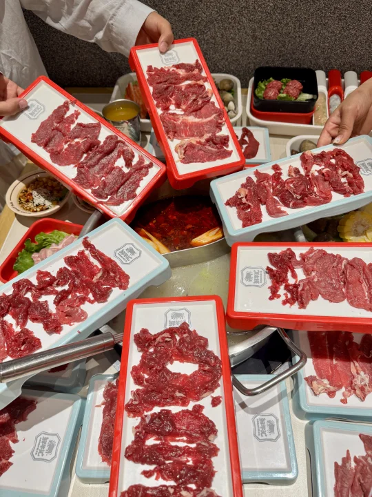 柳州。。。开局拿了30盘自助牛肉，我还是保守了