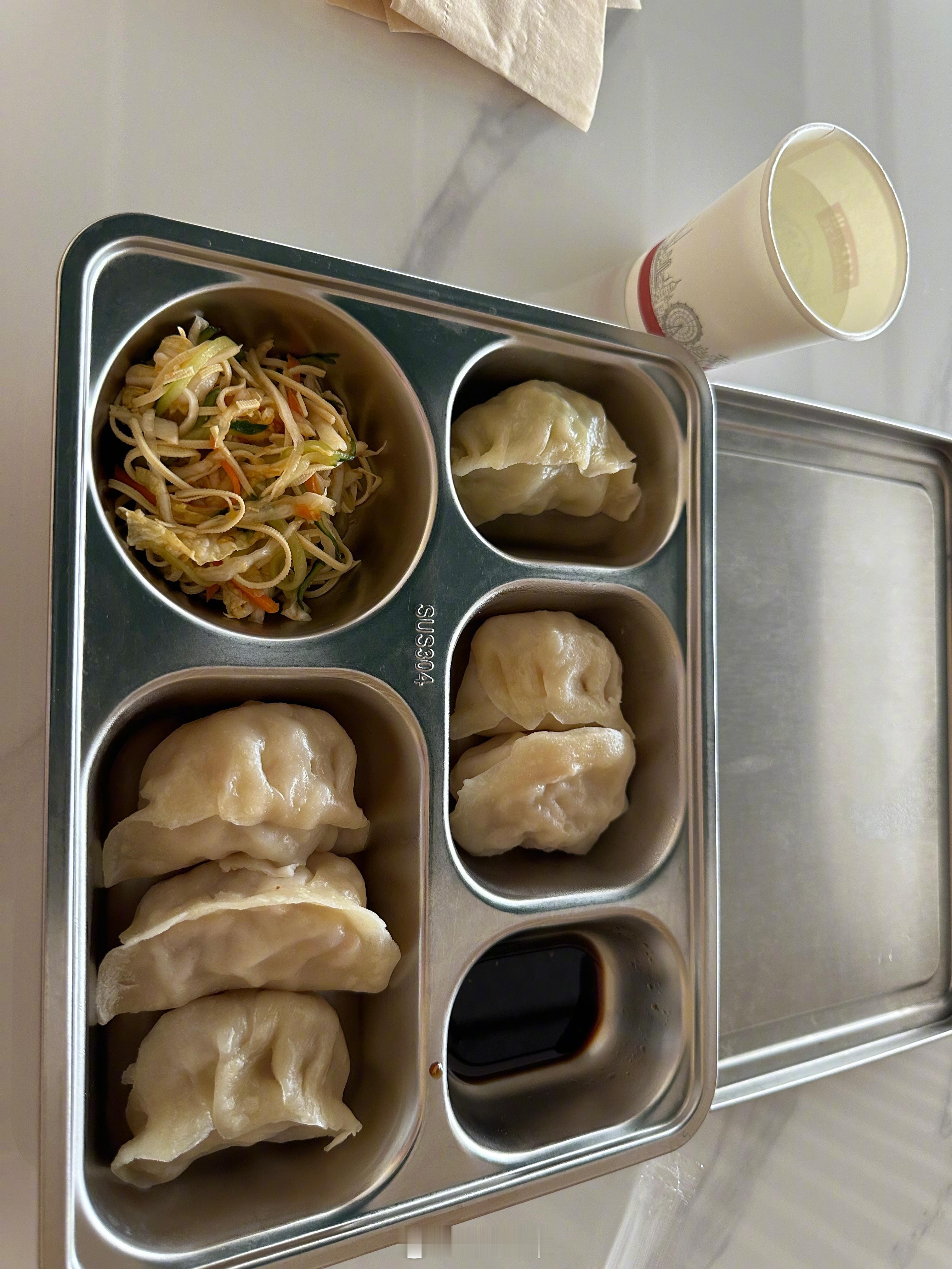 来宝兴行给三系做个保养，顺便吃个午饭！今天啥日子？ 给我安排了一堆大饺子[笑cr